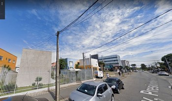 Condomínio Conjunto Residêncial Irapuãn em Curitiba