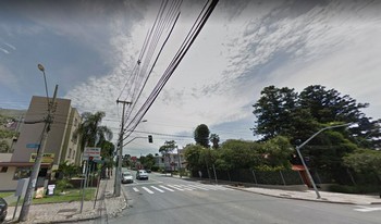 Condomínio Conjunto Residêncial Leonis em Curitiba