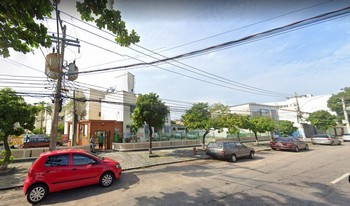 Condomínio Do Conjunto Residêncial Jardim Ipitanga em Rio De Janeiro