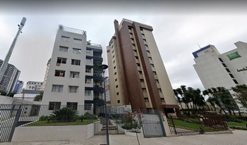 Condomínio Calais em Curitiba