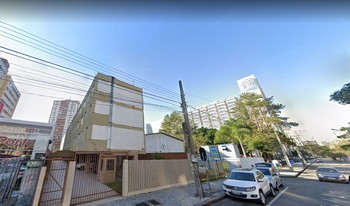 Condomínio Candido De Abreu em Curitiba
