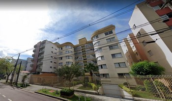 Condomínio Carmen De Espanha em Curitiba