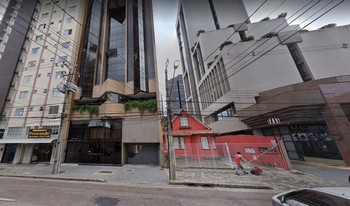 Condomínio Centro Comercial London em Curitiba