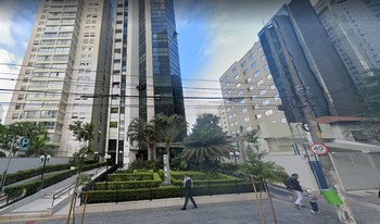 Condomínio Centro Medico Peixoto Gomide em São Paulo