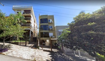 Condomínio Comune Di Rosa em Porto Alegre