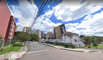 Condomínio Franzlizt em Curitiba