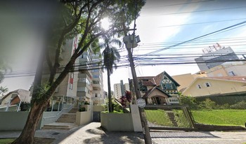 Condomínio Heraldo De Oliveira Mello em Curitiba
