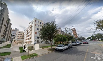Condomínio Leão Hauqui em Curitiba
