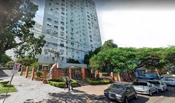 Condomínio Plaza De Las Torres em Porto Alegre