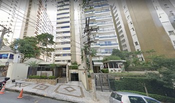 Condomínio Edifício West Side Building