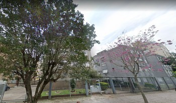 Condomínio Jardim Conde De Iraja - Bloco D- em Porto Alegre