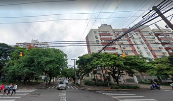 Condomínio Ponto De Taxi Mucio Teixeira em Porto Alegre