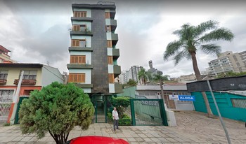 Condomínio Residêncial Resende em Porto Alegre