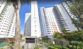 Condomínio Vertical Edifício Solar Do Ipe em Curitiba