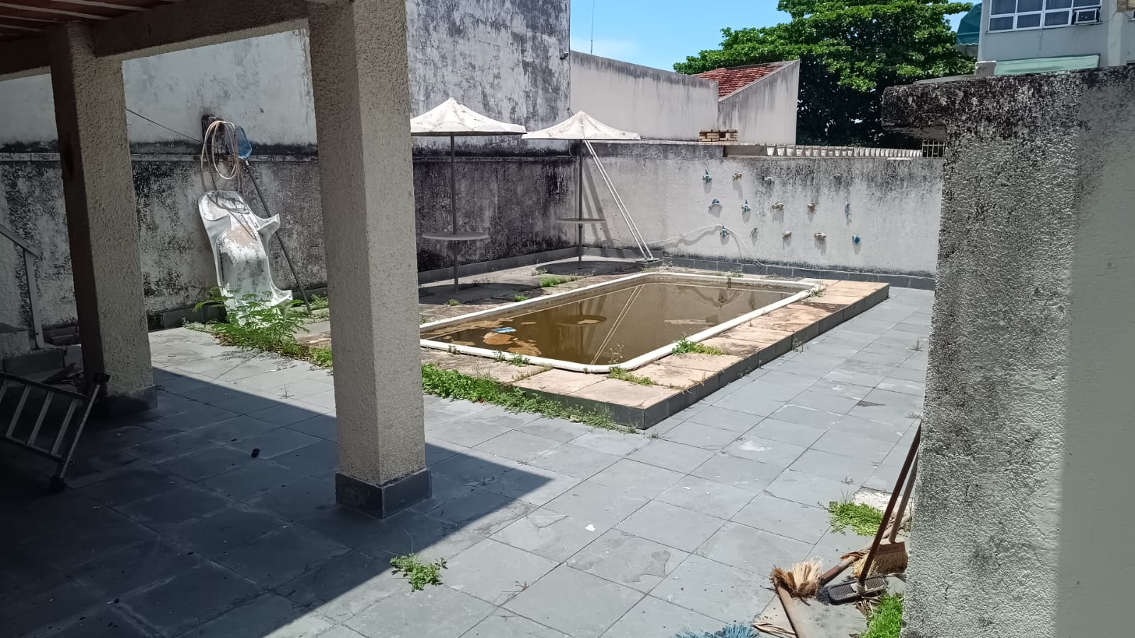 Imagem Casa com 5 Quartos à Venda, 300 m²em Moneró - Rio de Janeiro