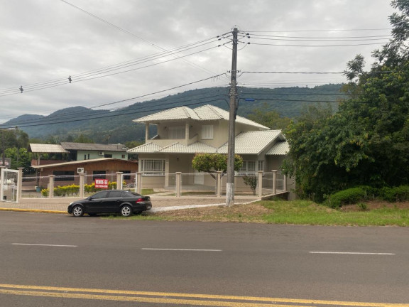Imagem Casa com 3 Quartos à Venda, 268 m² em Centro - Picada Café
