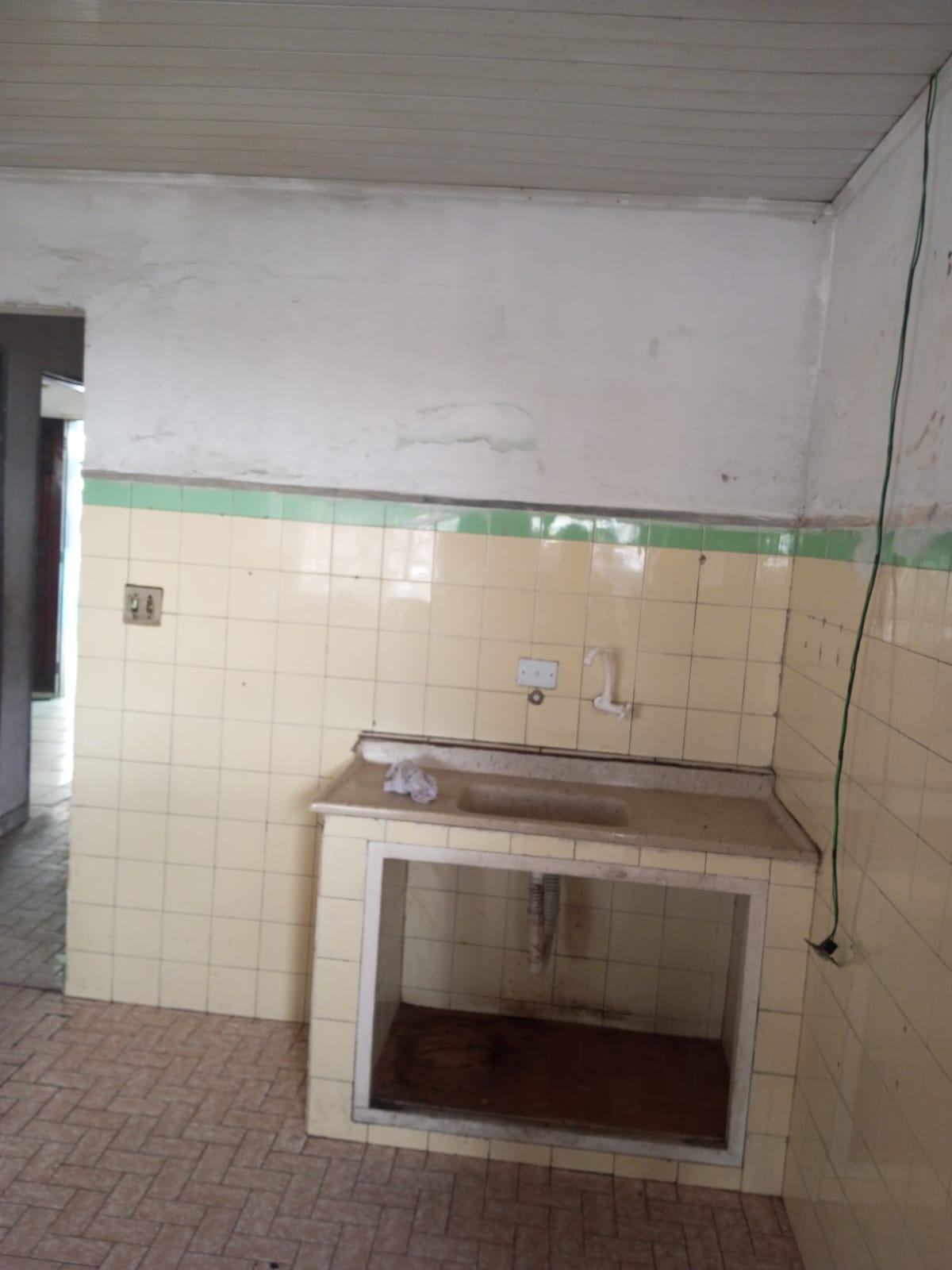 Imagem Casa com 2 Quartos para Alugar, 250 m² em Vila Serralheiro - São Paulo