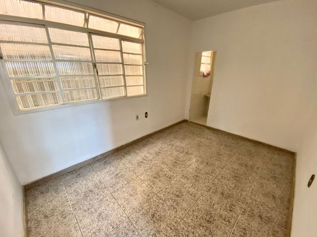 Foto do imóvel: Casa com 2 Quartos à Venda, 110 m² em Planalto - Belo Horizonte