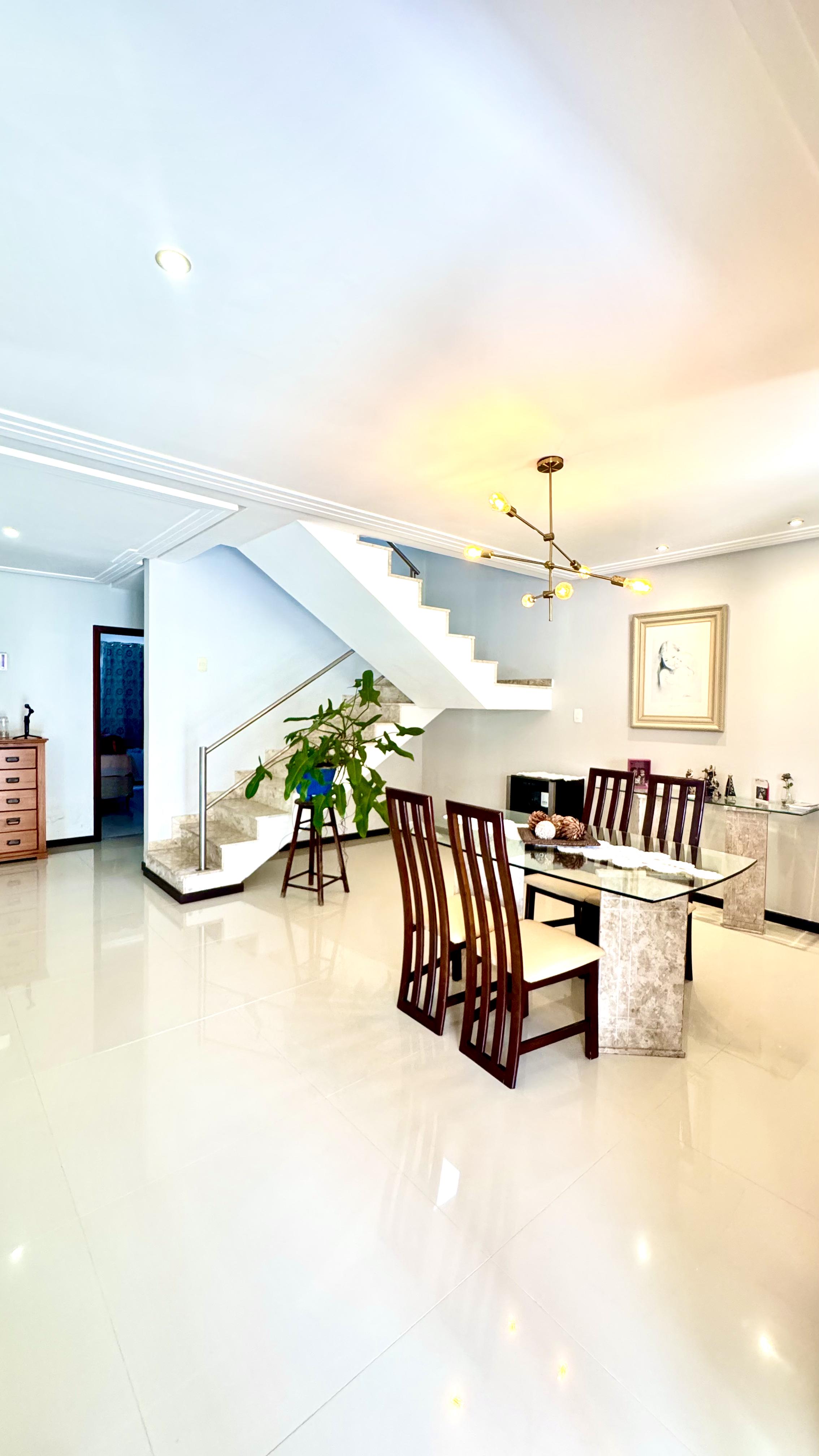 Imagem Casa de Condomínio com 5 Quartos à Venda, 320 m² em Buraquinho - Lauro de Freitas