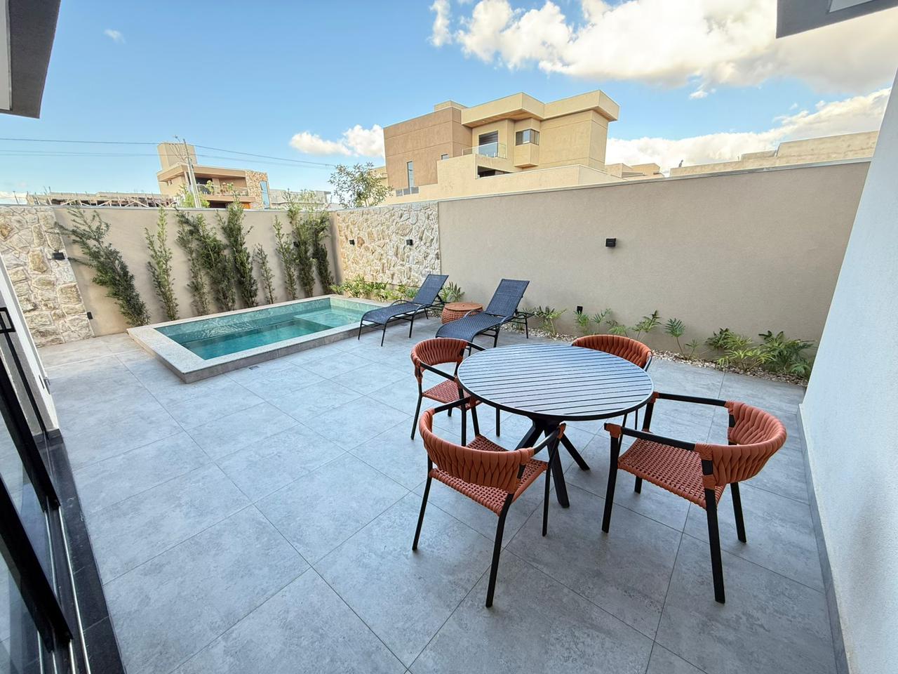 Imagem Casa de Condomínio com 3 Quartos à Venda, 180 m² em Residencial Villa de León - Piratininga