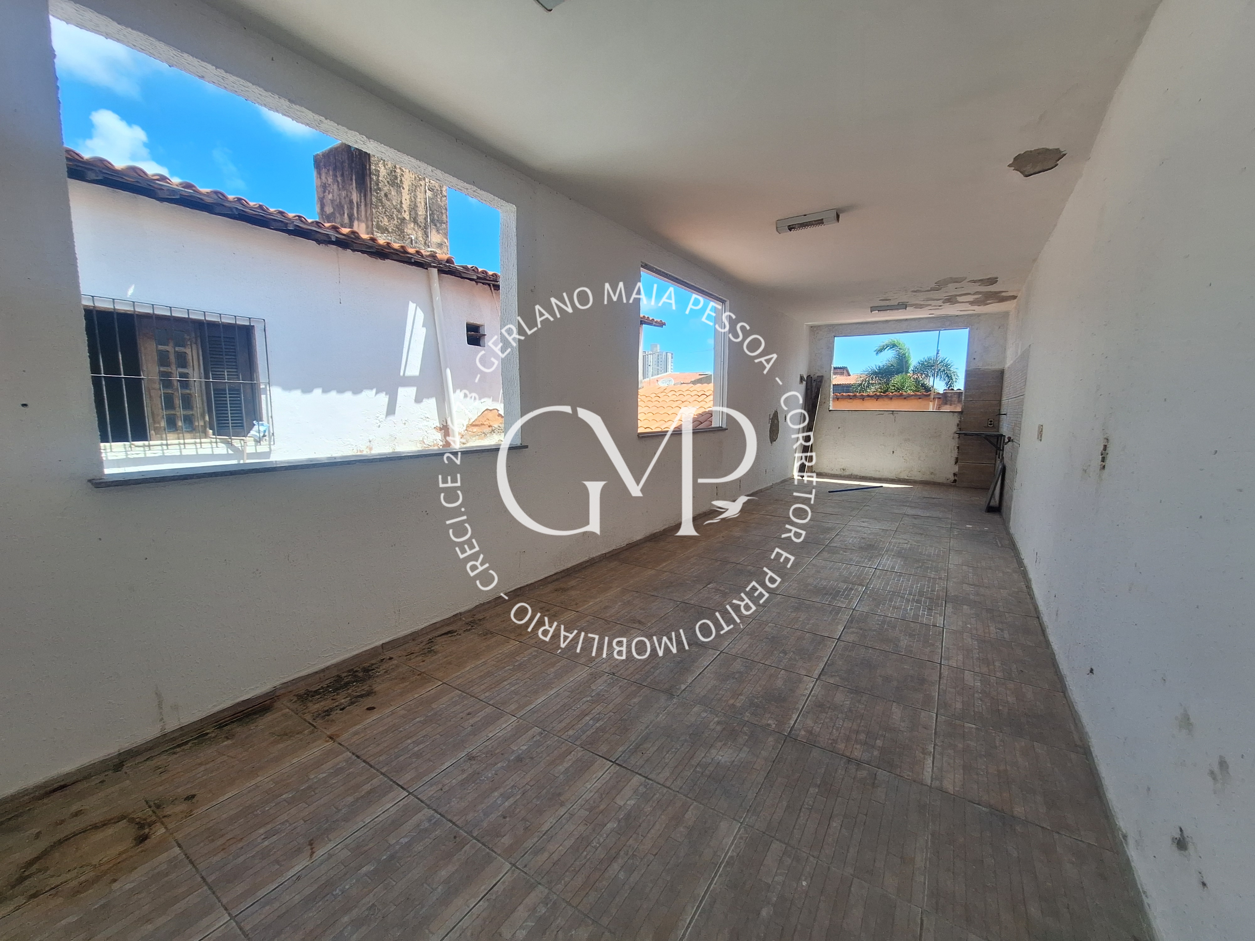 Imagem Casa com 5 Quartos à Venda, 360 m²em Monte Castelo - Fortaleza