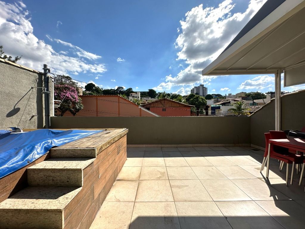 Imagem Casa com 3 Quartos à Venda, 122 m² em Planalto - Belo Horizonte