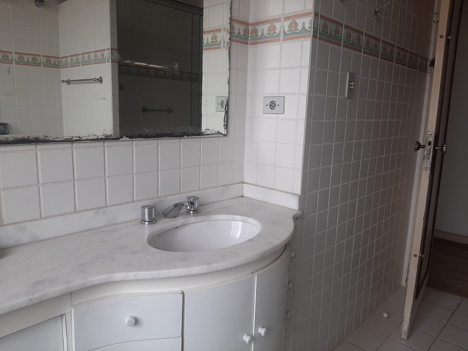 Imagem Sobrado com 5 Quartos à Venda, 350 m²em Vila Madalena - São Paulo