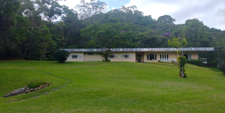 Imagem Casa com 6 Quartos à Venda, 300 m² em Bingen - Petrópolis