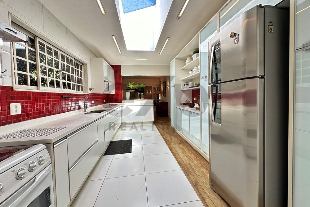 Imagem Casa com 4 Quartos à Venda, 256 m² em Itaipava - Petrópolis