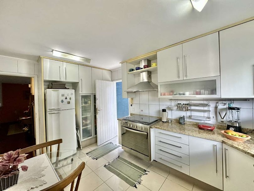 Foto do imóvel: Casa com 4 Quartos à Venda, 228 m² em Jardim Jussara - São Paulo