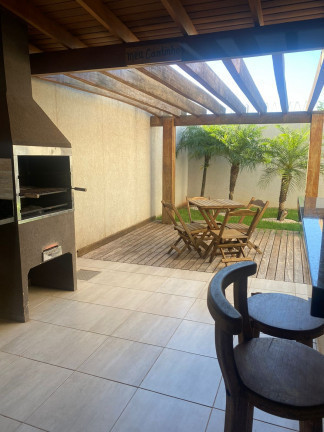 Imagem Casa com 3 Quartos à Venda, 136 m² em Parque Residencial Rita Vieira - Campo Grande