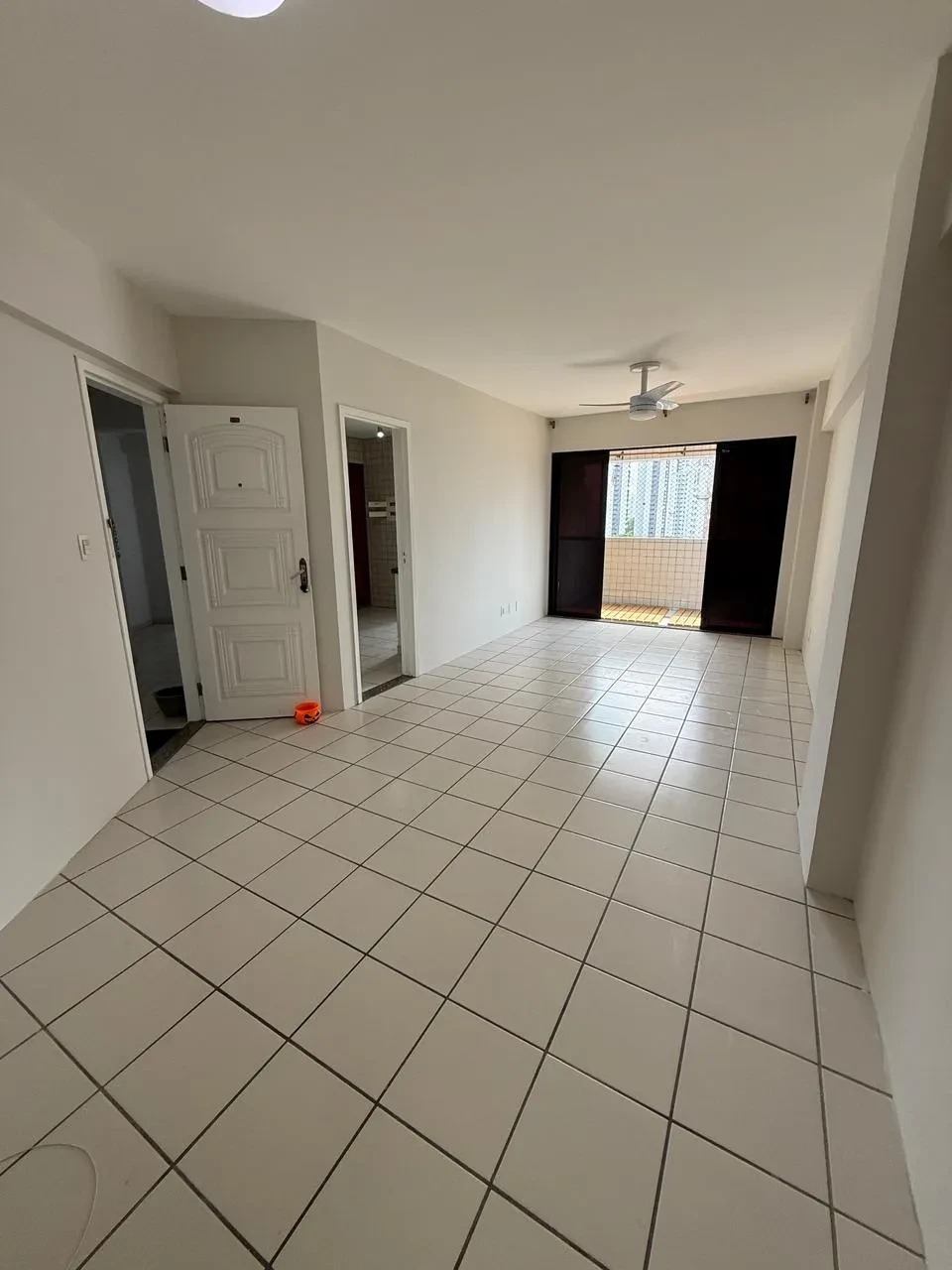 Imagem Apartamento com 2 Quartos à Venda, 76 m² em Torre - Recife