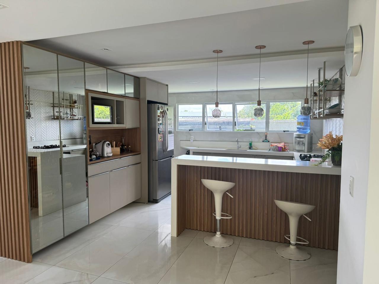 Foto do imóvel: Casa com 4 Quartos à Venda, 384 m² em Várzea - Recife