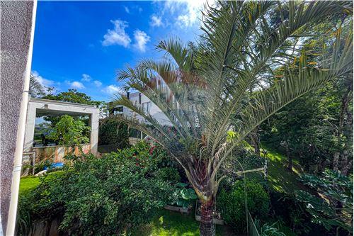 Imagem Casa de Condomínio com 3 Quartos à Venda, 293 m²em Centro - Jambeiro