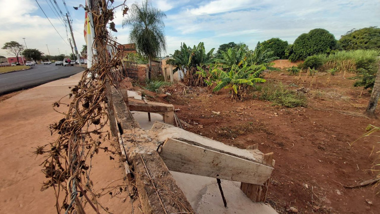 Imagem Terreno à Venda,  em Jardim Centenário - Campo Grande