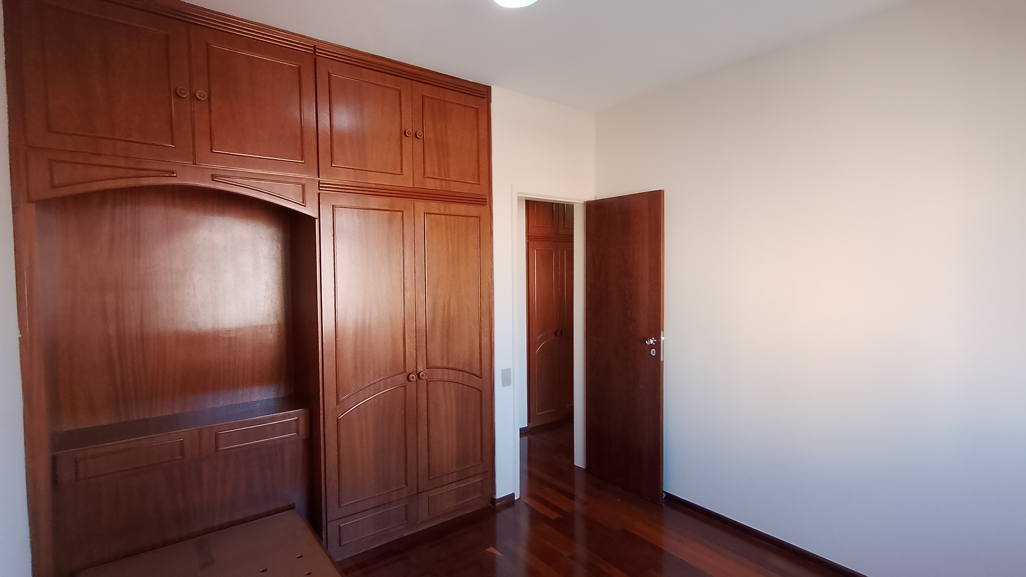 Imagem Apartamento com 3 Quartos à Venda, 120 m² em Centro - Juiz de Fora
