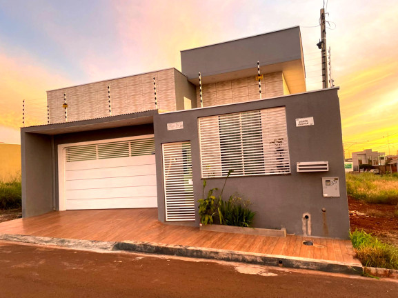 Casa com 3 Quartos à Venda, 200 m² em   - Cambará