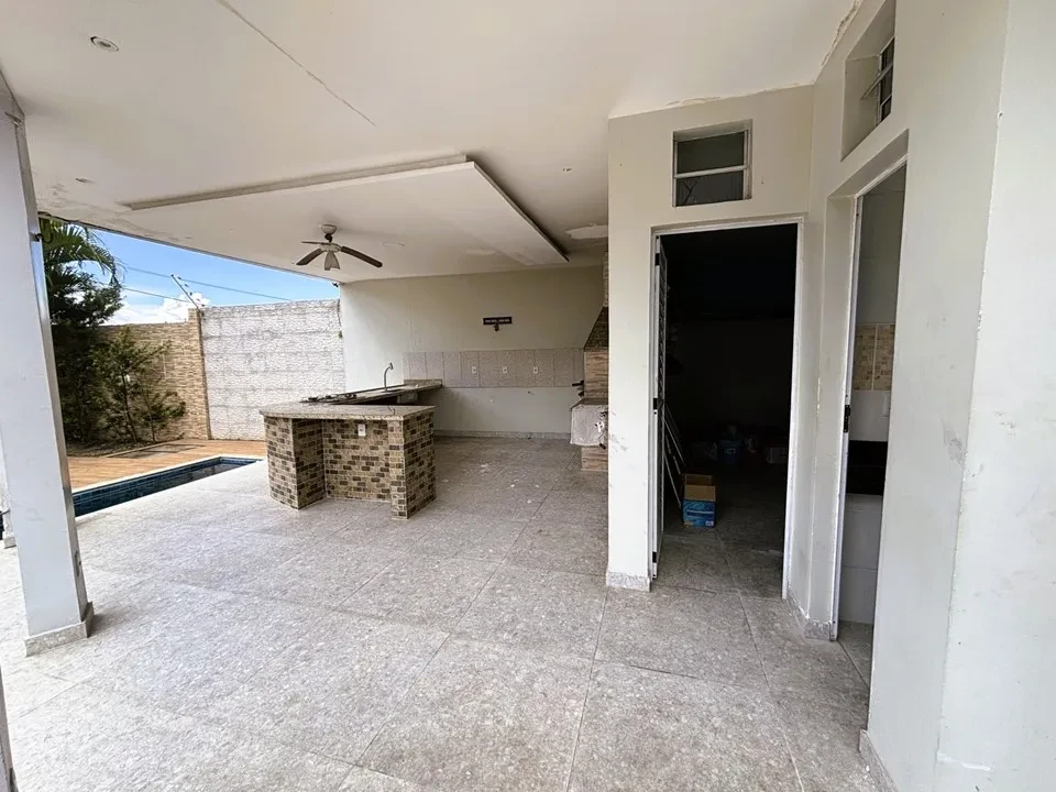 Foto do imóvel: Casa com 5 Quartos à Venda, 303 metros em Planalto - Manaus