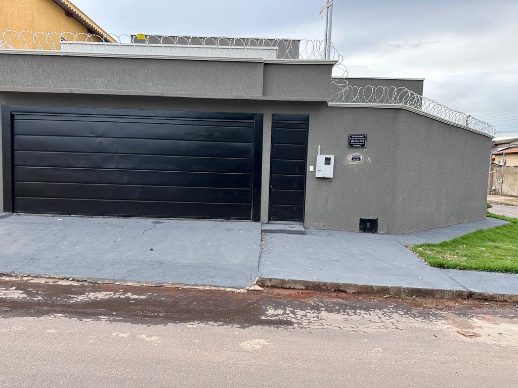 Casa com 3 Quartos à Venda, 187 m²em Setor Cristina II Expansão - Trindade