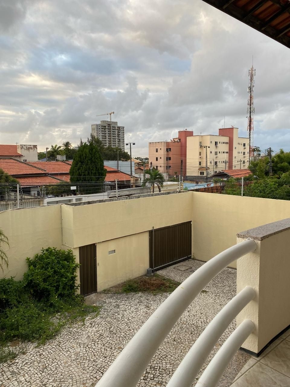 Imagem Casa com 5 Quartos para Alugar, 435 m²em Engenheiro Luciano Cavalcante - Fortaleza