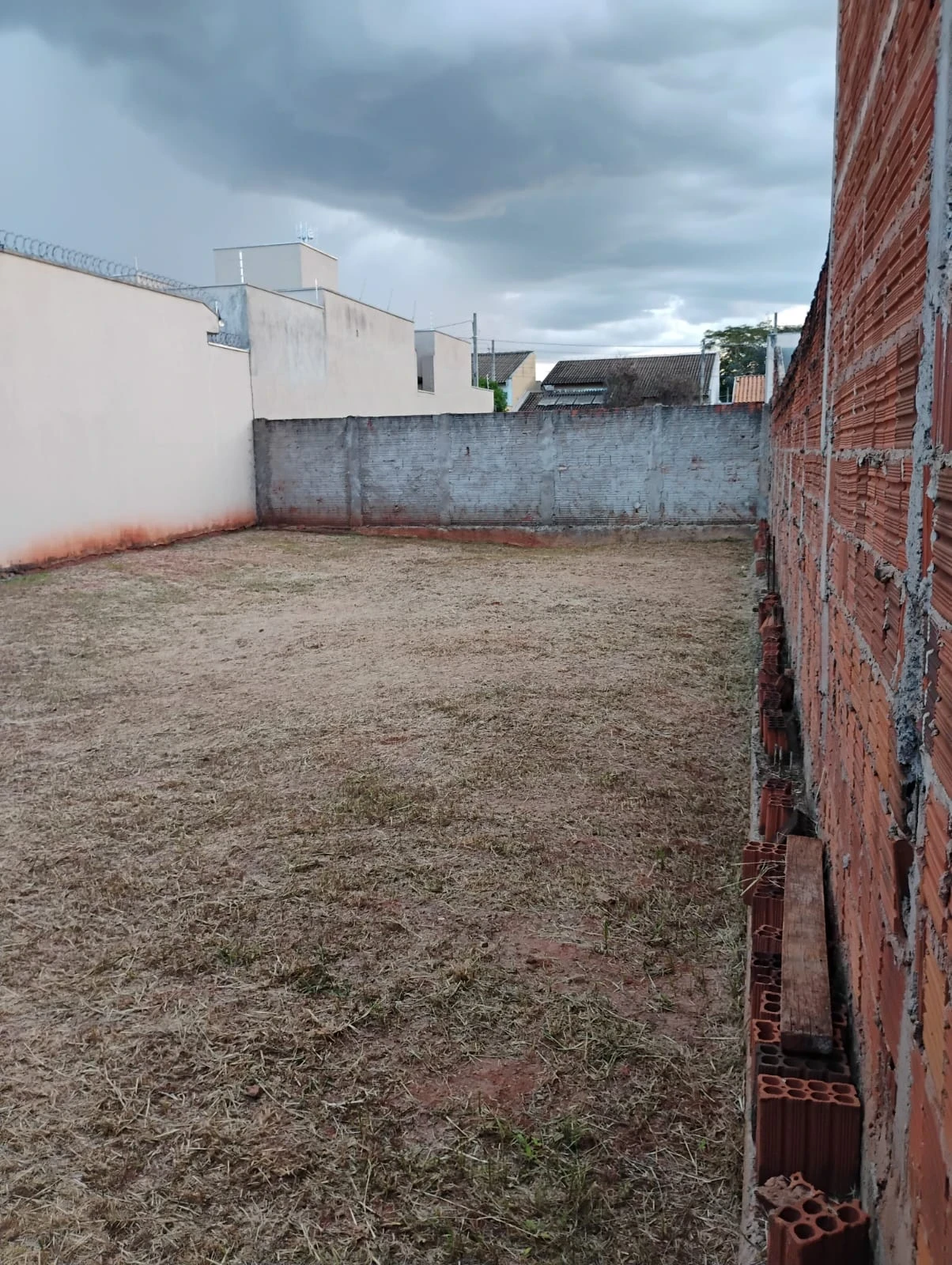 Foto do imóvel: Terreno à Venda, 200 m² em Residencial Vila Flora - São José do Rio Preto