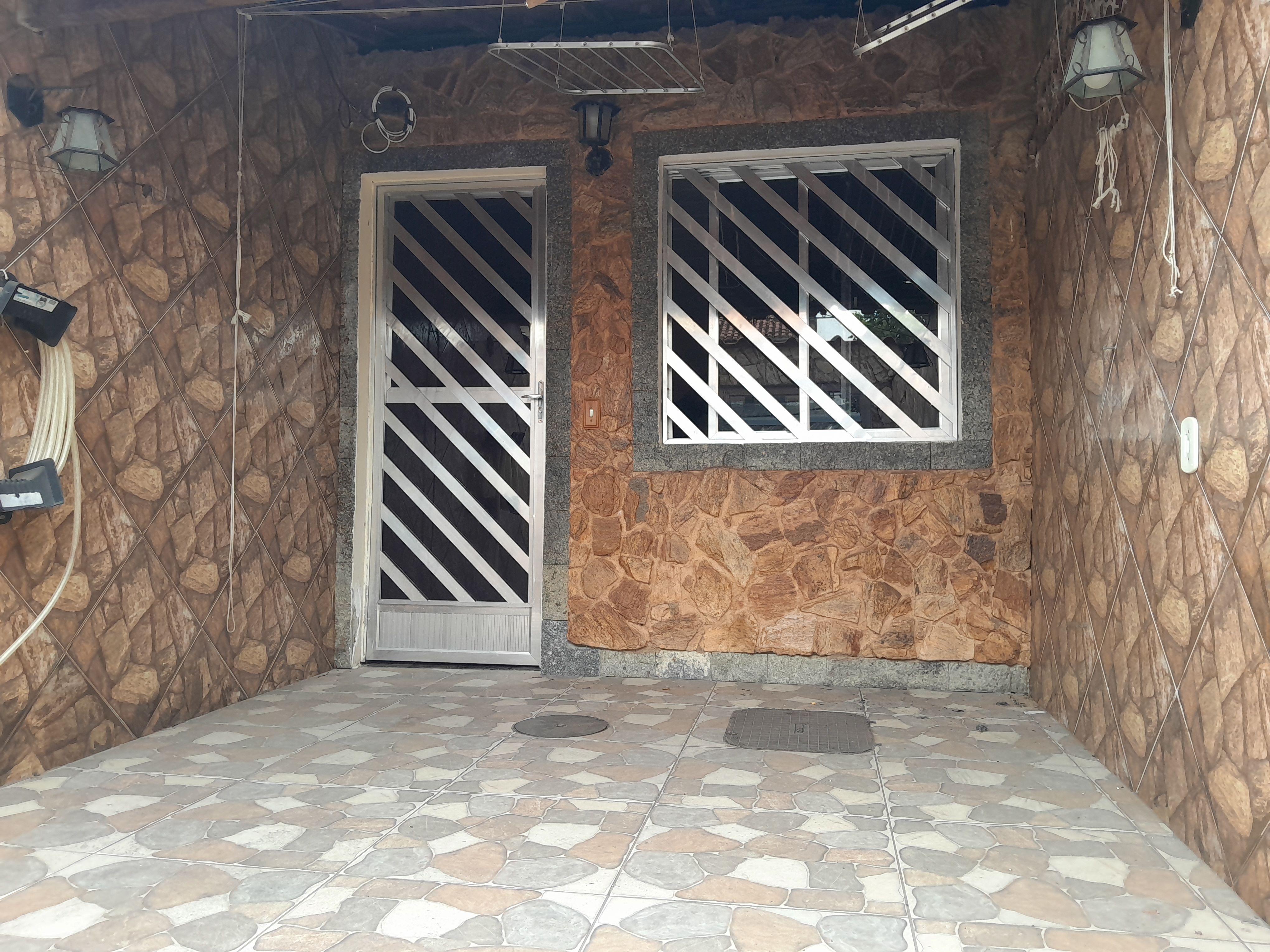 Foto do imóvel: Casa com 2 Quartos à Venda, 80 m² em Bangu - Rio de Janeiro