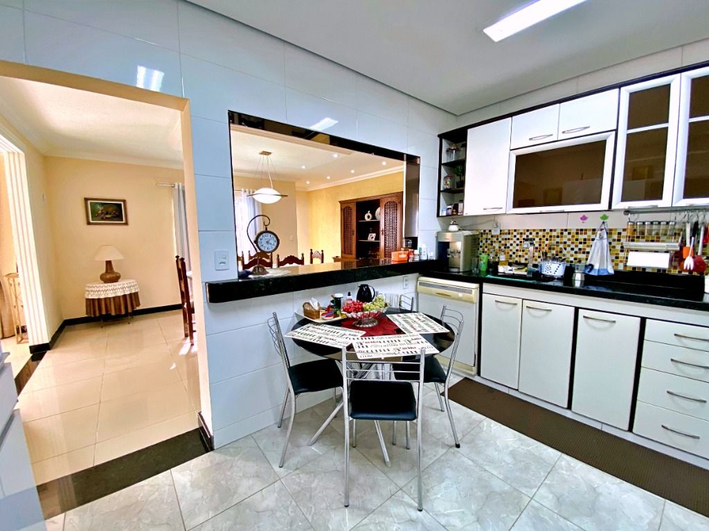 Foto do imóvel: Casa com 3 Quartos à Venda, 266 m² em Planalto - Belo Horizonte