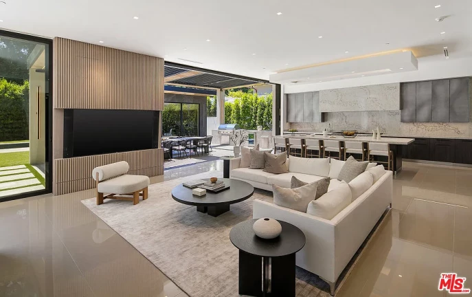 Foto do imóvel: Casa de Condomínio com 7 Quartos à Venda, 982 m²em Alphaville Residencial Um - Barueri