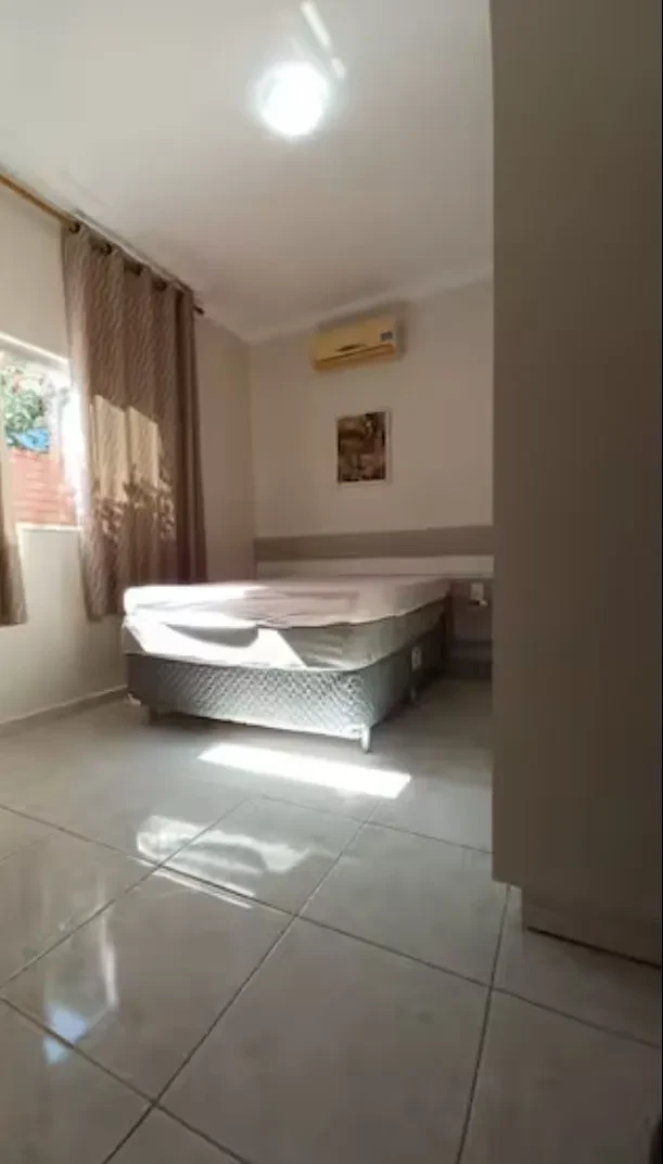 Imagem Casa de Condomínio com 3 Quartos à Venda, 130 metros em Setor Lagoa Quente - Caldas Novas
