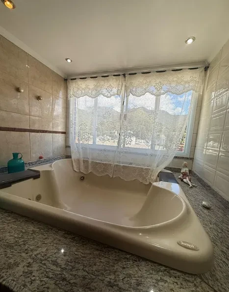Imagem Cobertura com 4 Quartos à Venda, 200 metros em Alto - Teresópolis