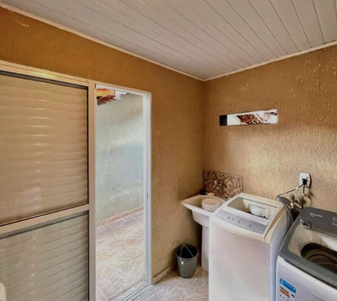 Casa com 3 Quartos à Venda,  em Vila Diva - Carapicuíba