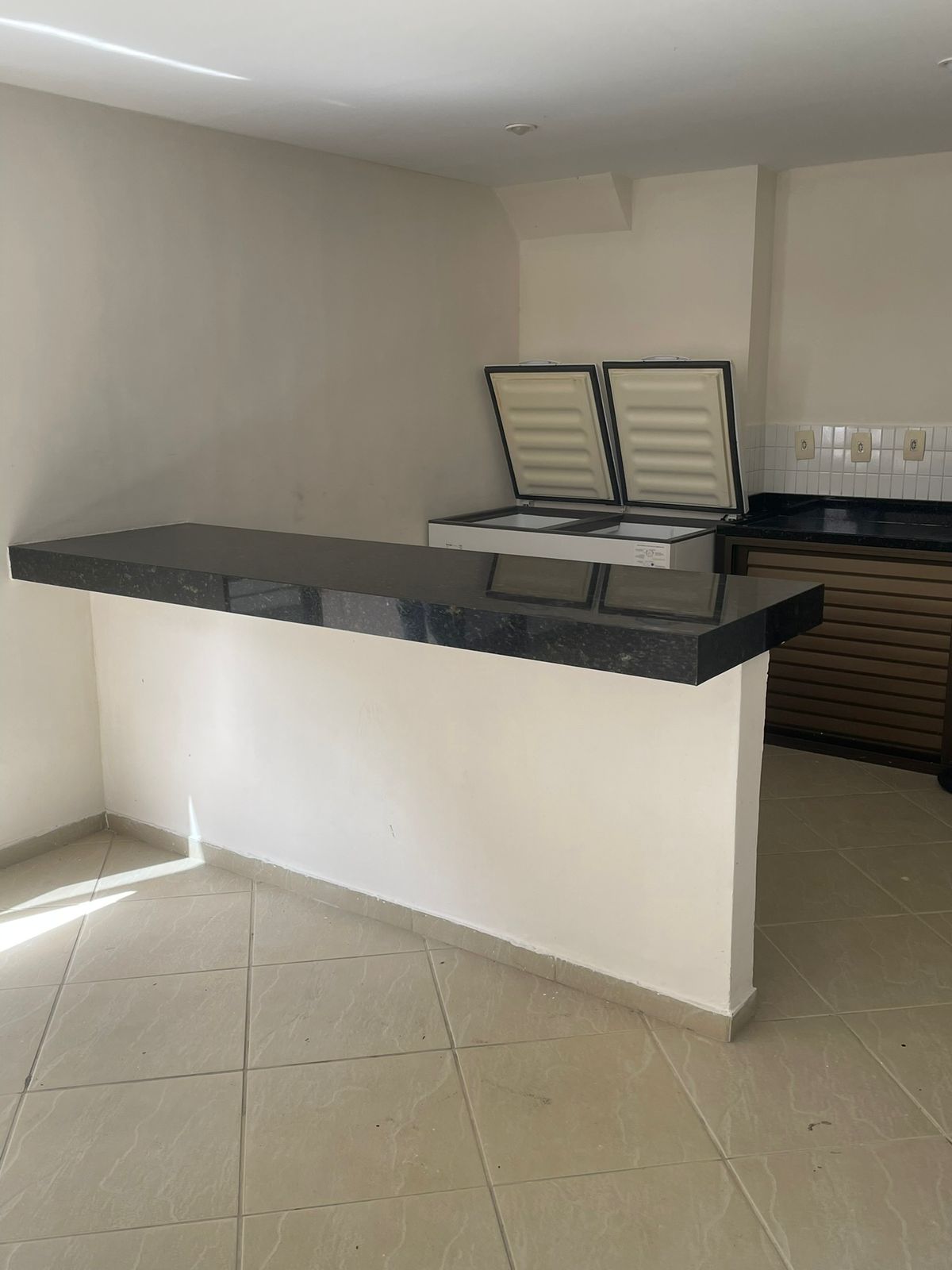 Imagem Apartamento com 2 Quartos para Alugar, 74 m²em Pitangueiras - Lauro de Freitas