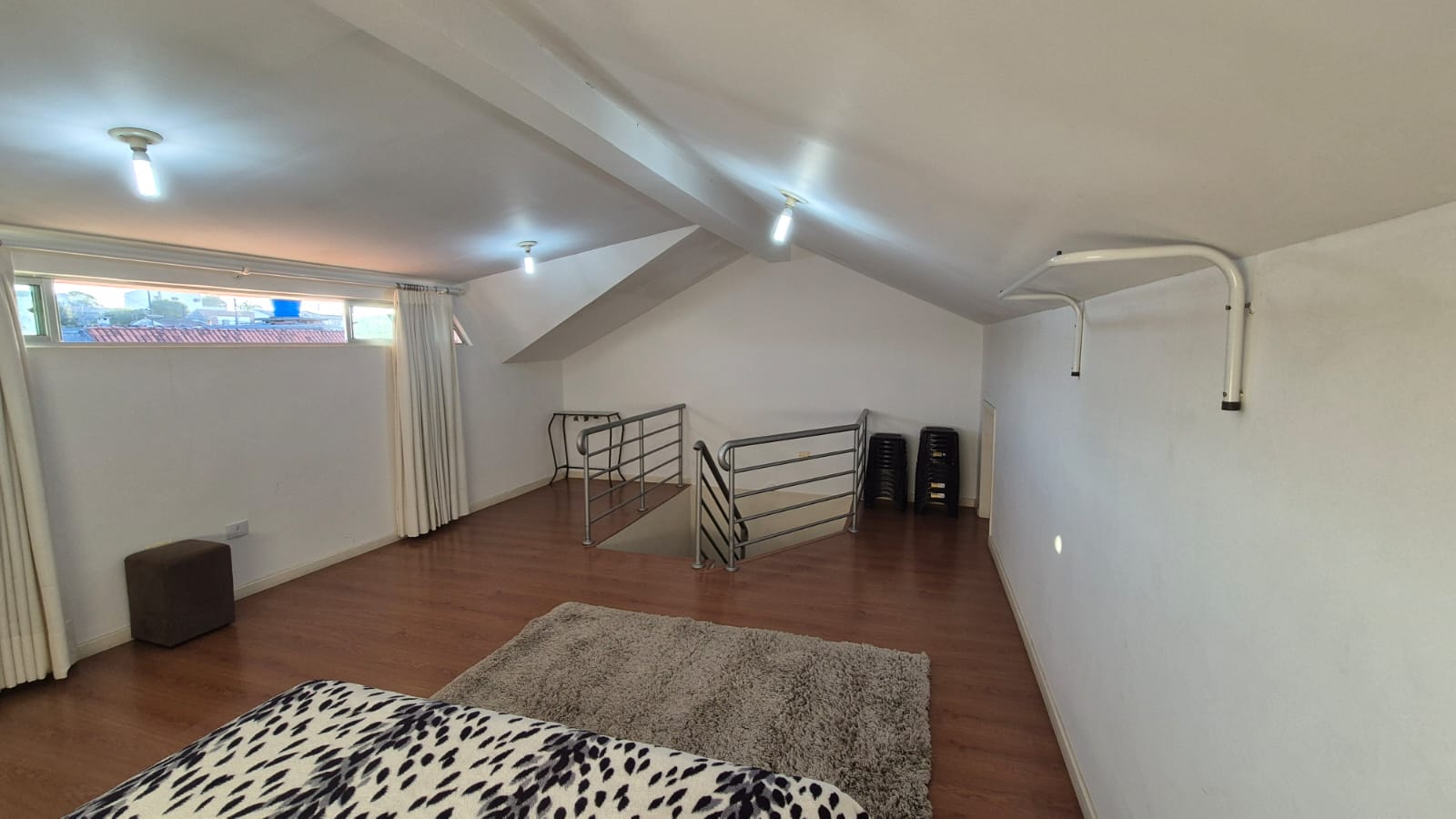 Foto do imóvel: Sobrado com 3 Quartos à Venda, 177 m² em Cajuru - Curitiba