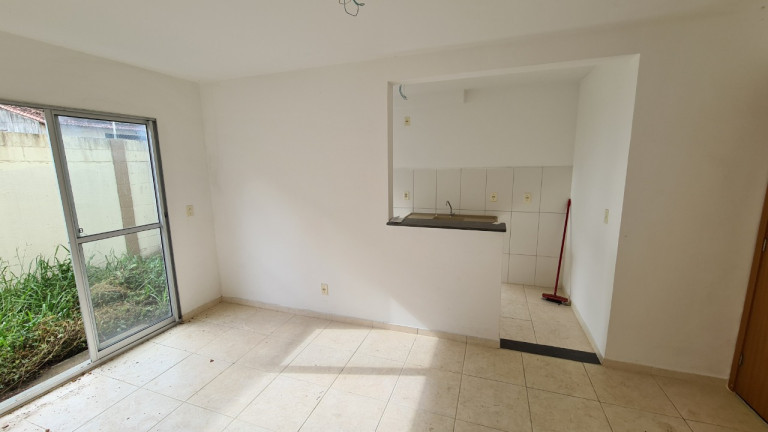 Apartamento com 2 Quartos à Venda,  em Santana - Cariacica